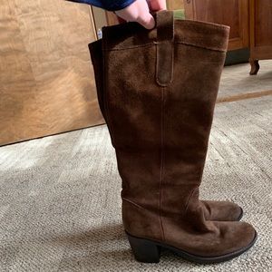 Never worn brown suede boots